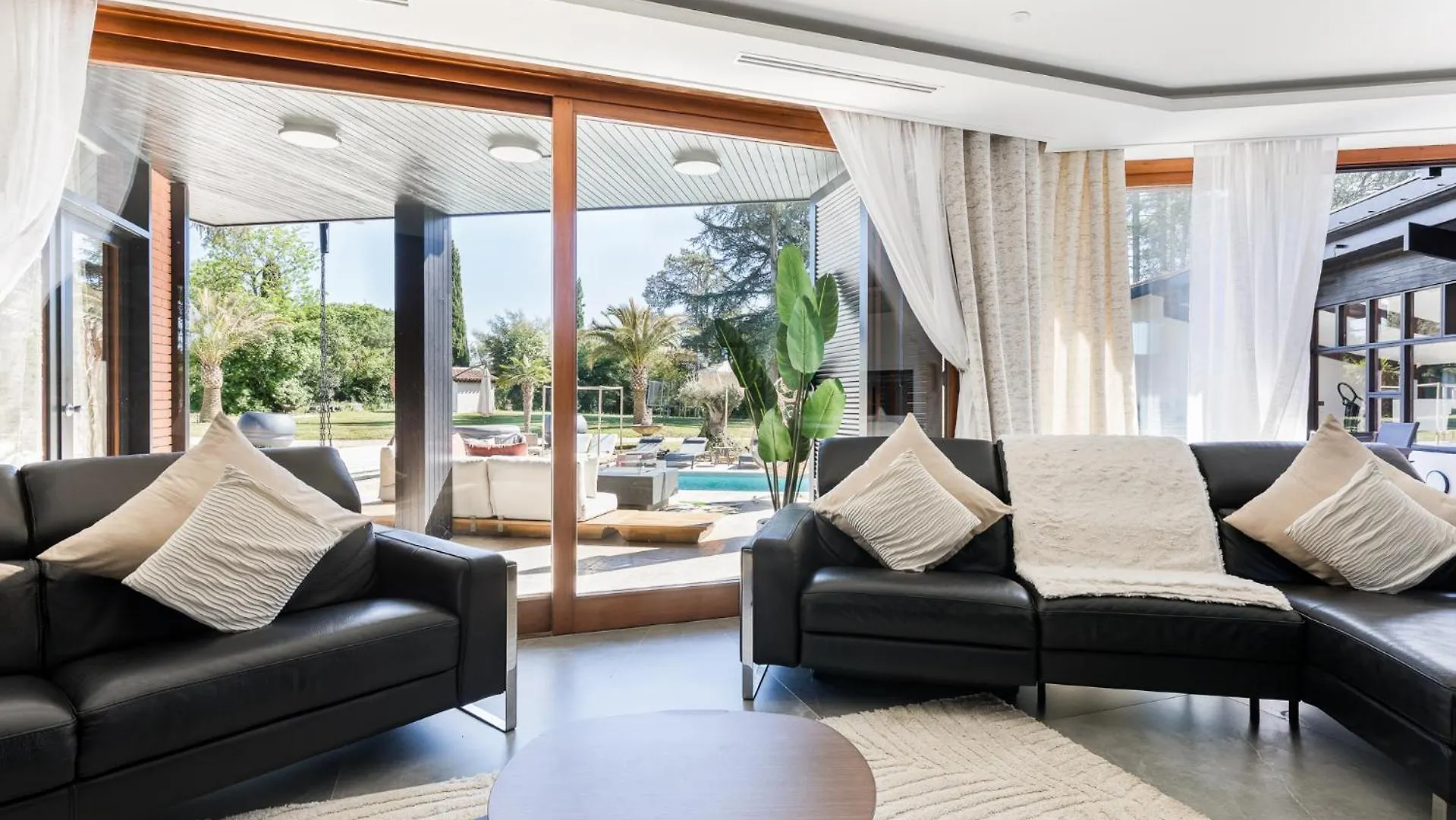 Villa Avec Piscine Montauban 0*,  France